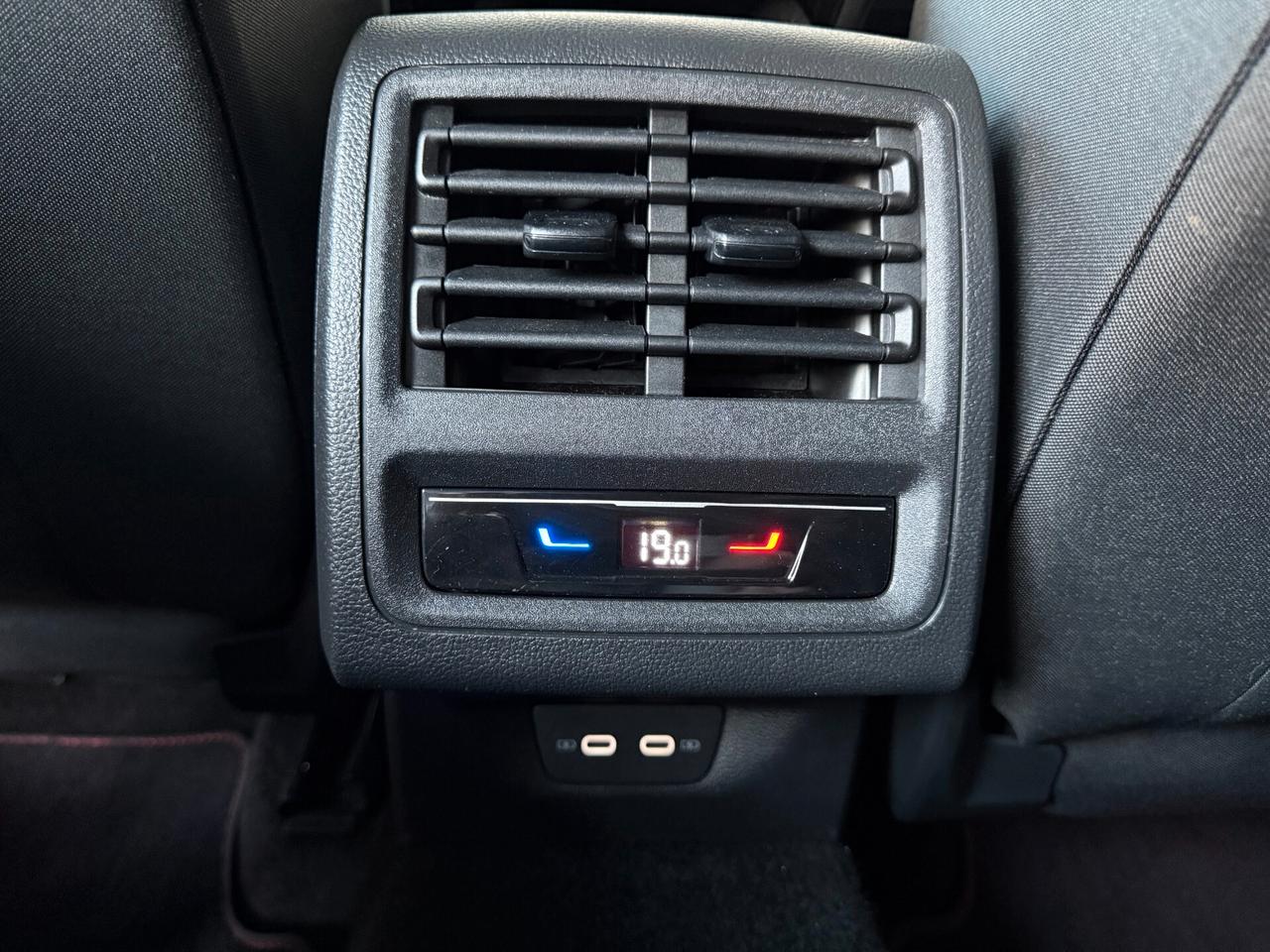 Volkswagen Golf GTI Golf 2.0 TSI GTI