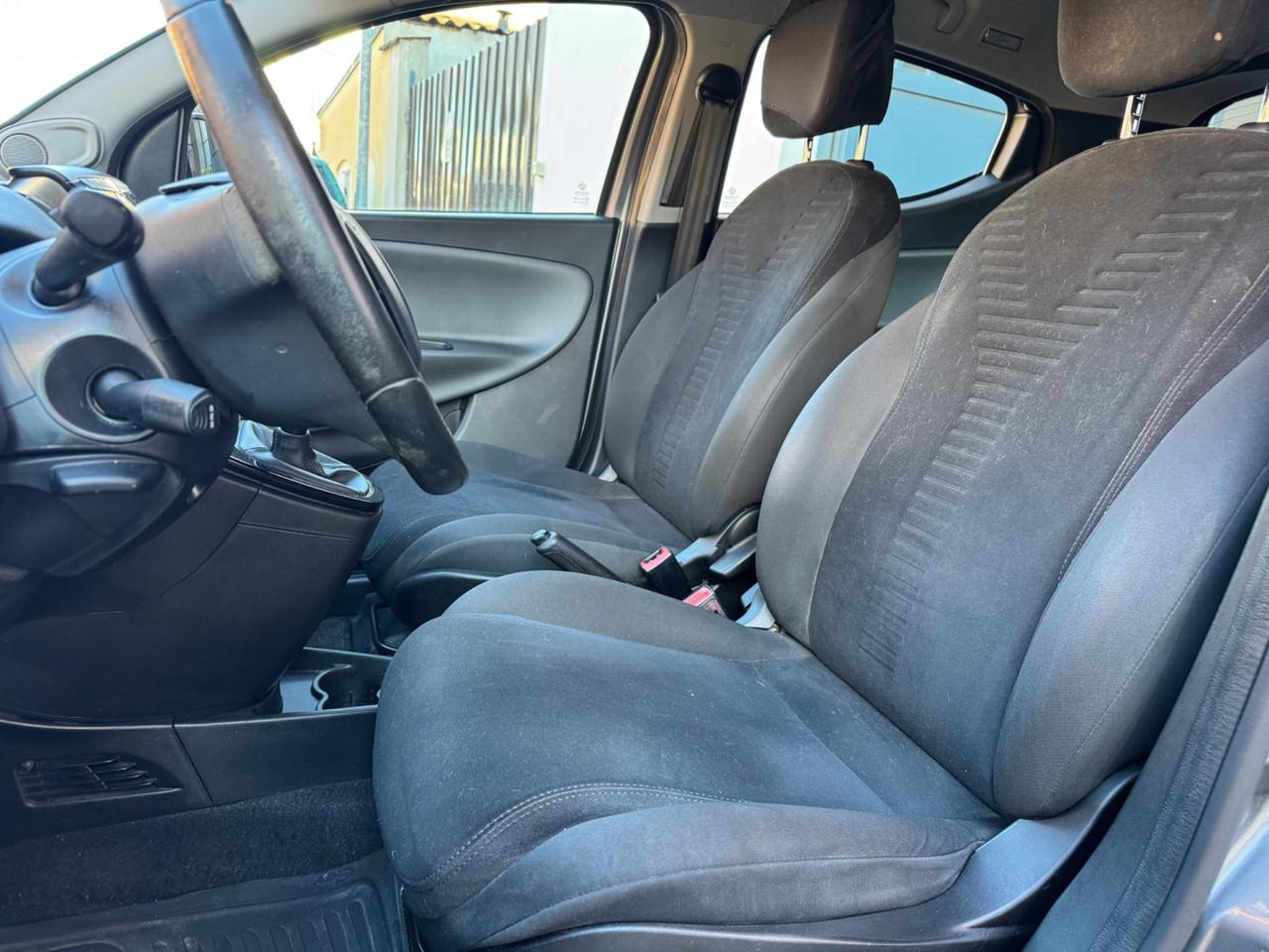 Lancia Ypsilon 1.2 69 CV 5 porte Gold