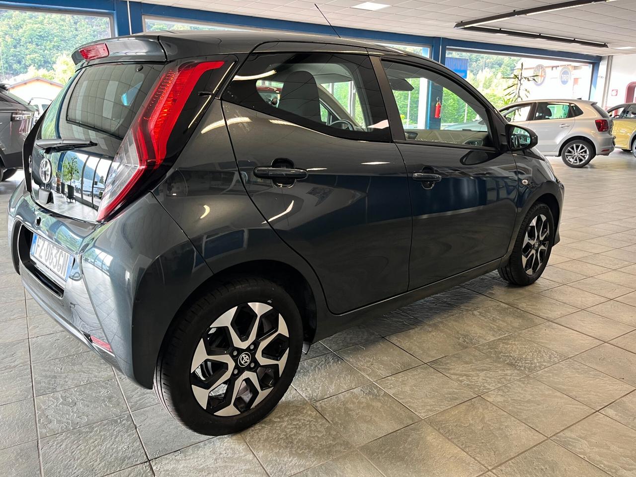 Toyota Aygo Connect 1.0 VVT-i 72 CV 5 porte x-clusiv