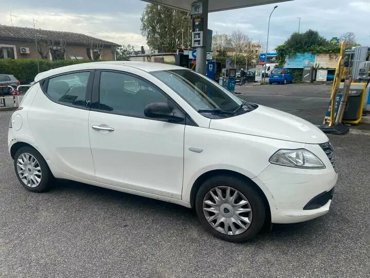 Lancia Ypsilon 1.3 MJT 16V 95 CV 5 porte S&S Silver