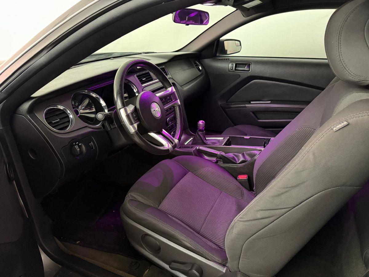 FORD - Mustang - V6 Premium Coupé