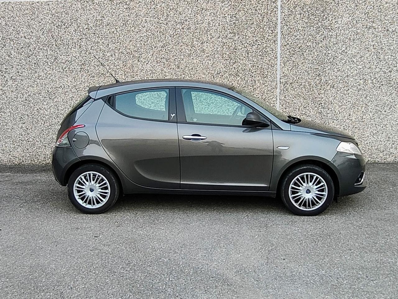 Lancia Ypsilon 1.2 69 CV 5 porte Gold