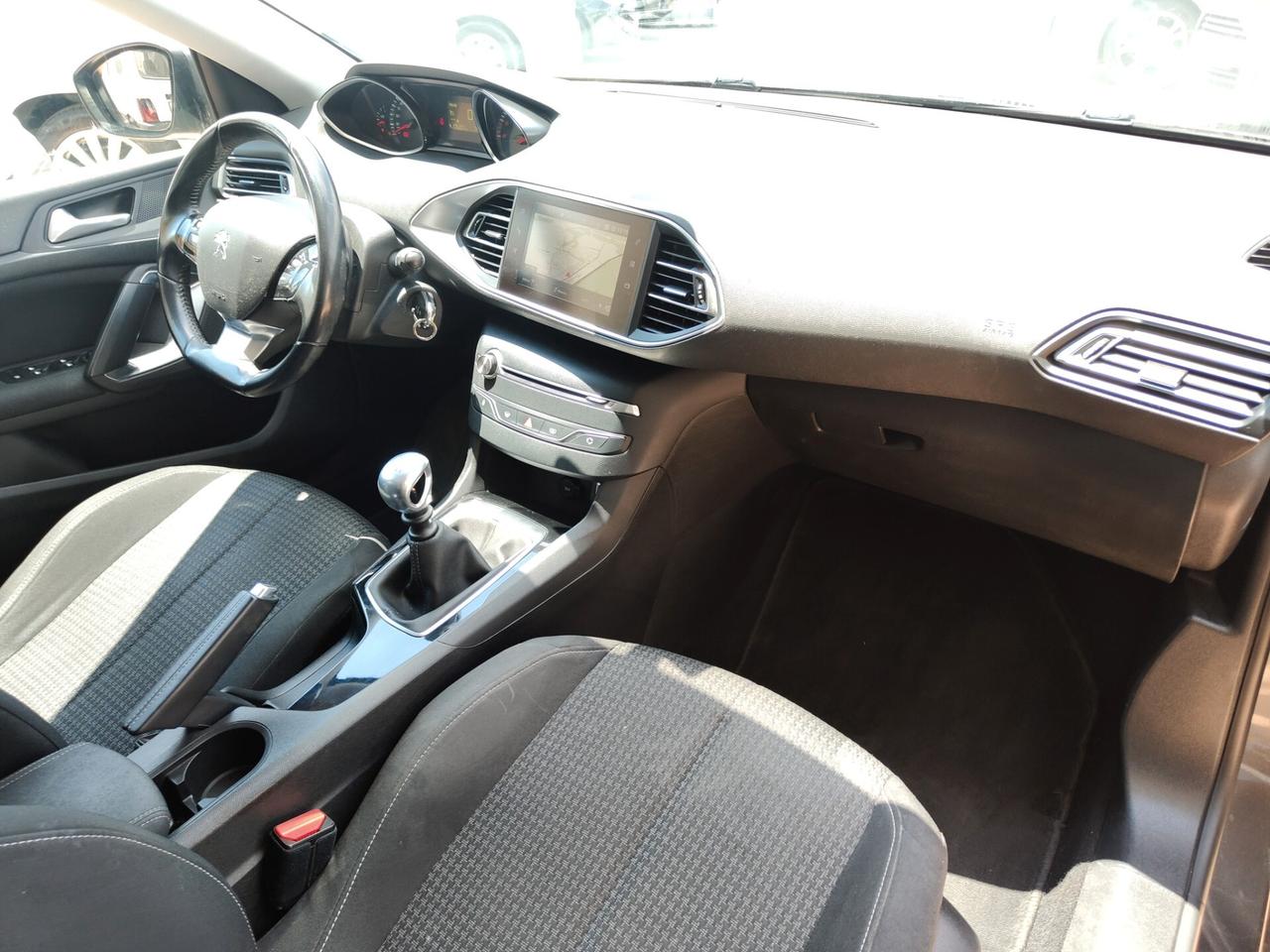 Peugeot 308 BlueHDi 130 S&S Business