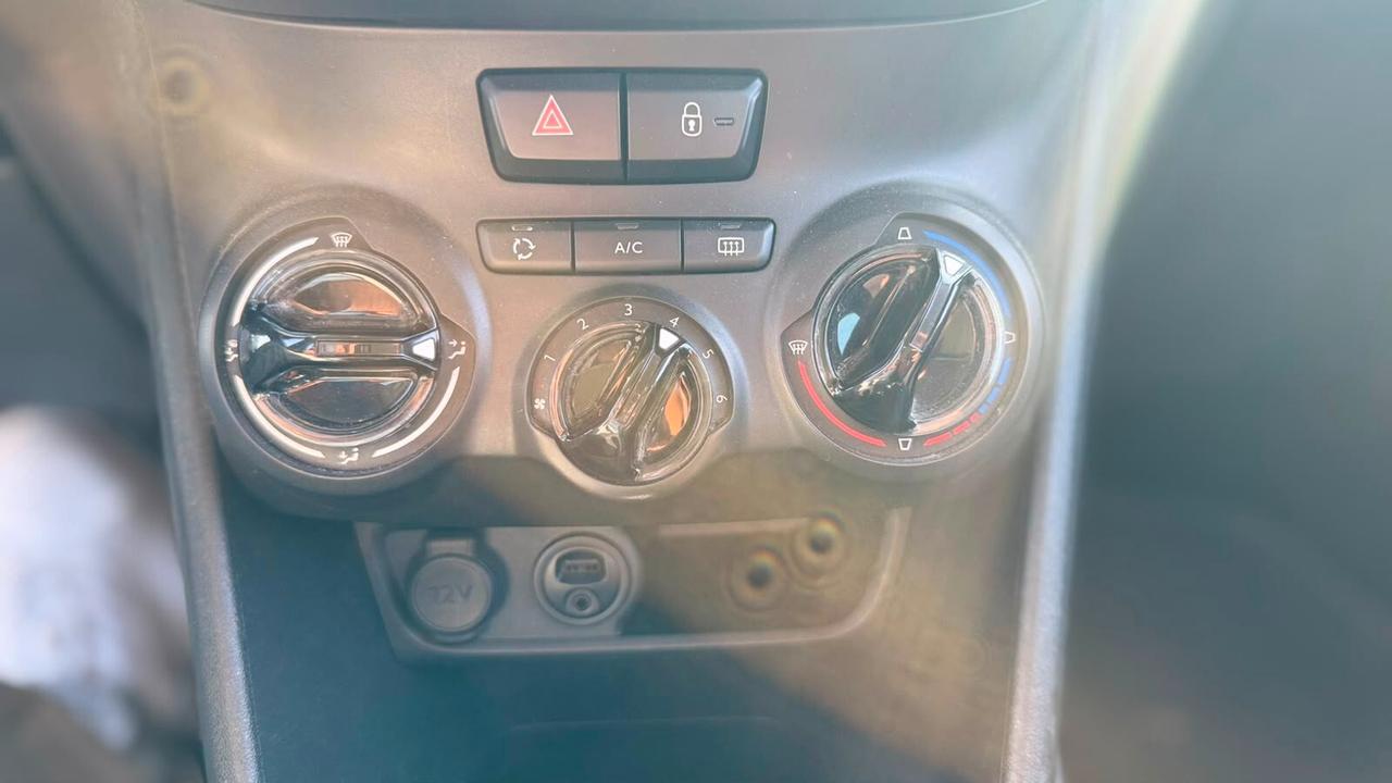 Peugeot 208 1.2 BENZINA 2017 NEOP