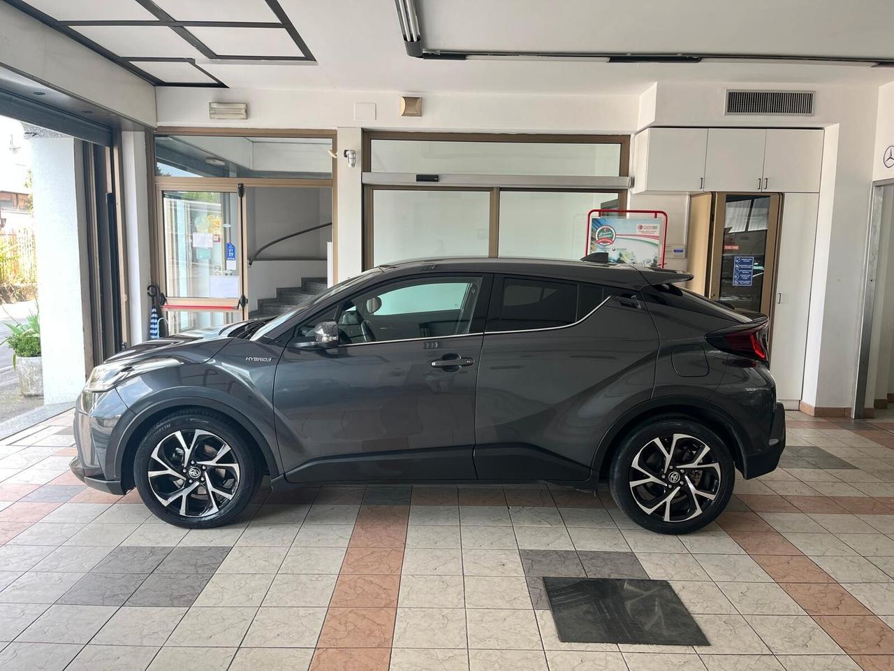 Toyota C-HR 1.8 Hybrid E-CVT Trend ADATTA AI NEOPATENTATI