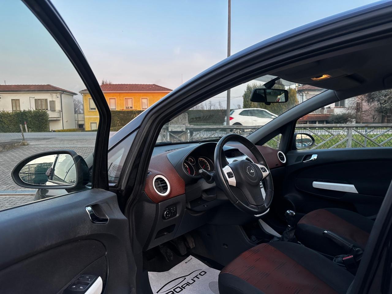 Opel Corsa 1.2 5 porte Cosmo