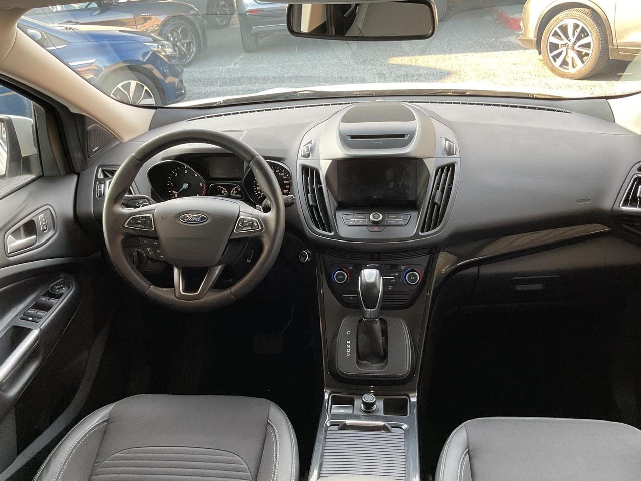 Kuga 1.5 TDCI 120 CV-2WD-titanium-unipro