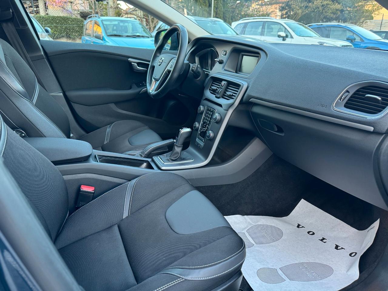 Volvo V40 T2