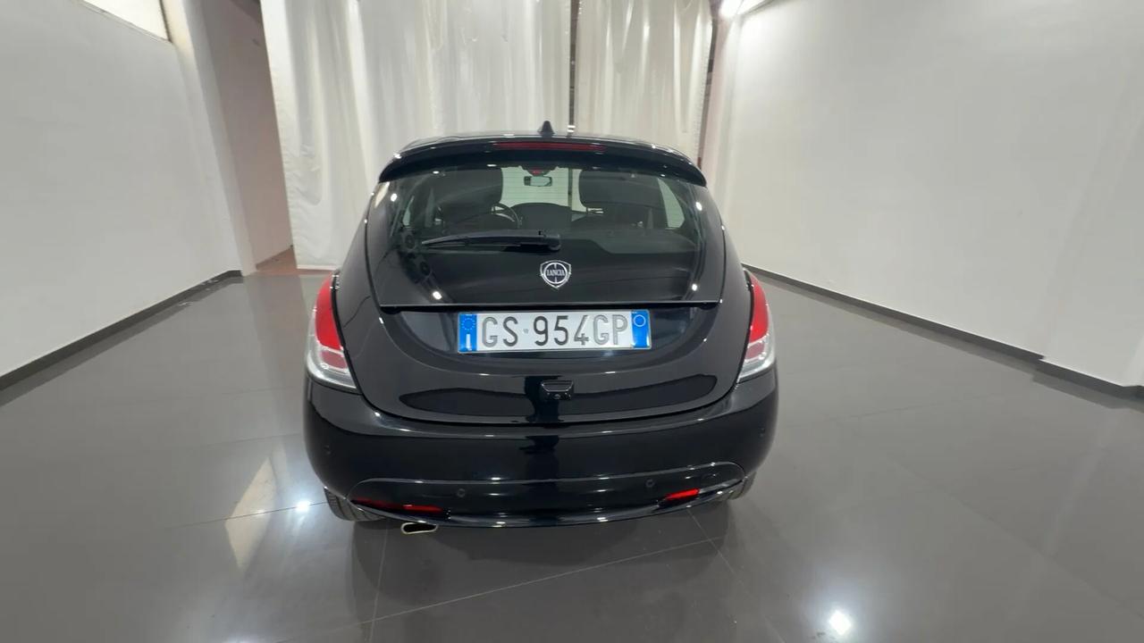 Lancia Ypsilon 1.0 FireFly 5 porte S&S Hybrid Platino