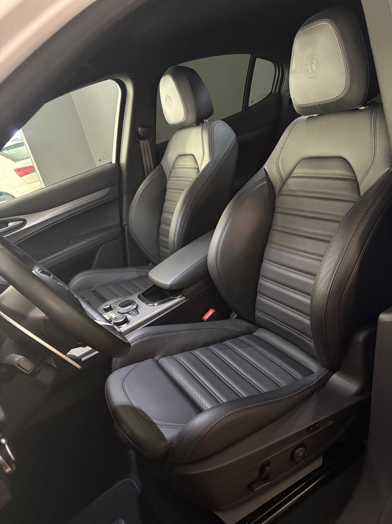 Alfa Romeo Stelvio 2.2 Q4 210 CV AT8 Veloce