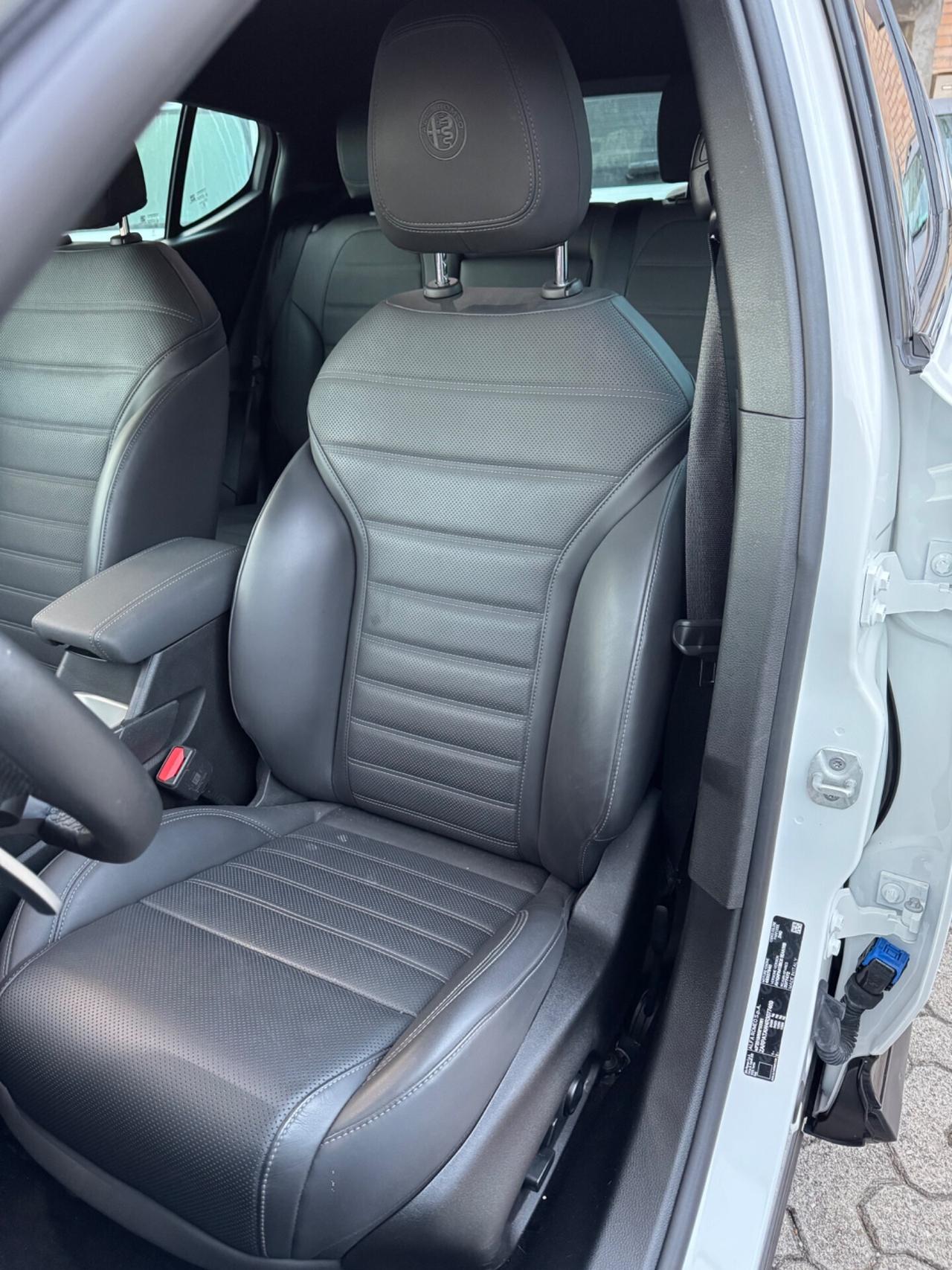 Alfa Romeo Tonale 1.3 280 CV PHEV AT6 Q4 Veloce