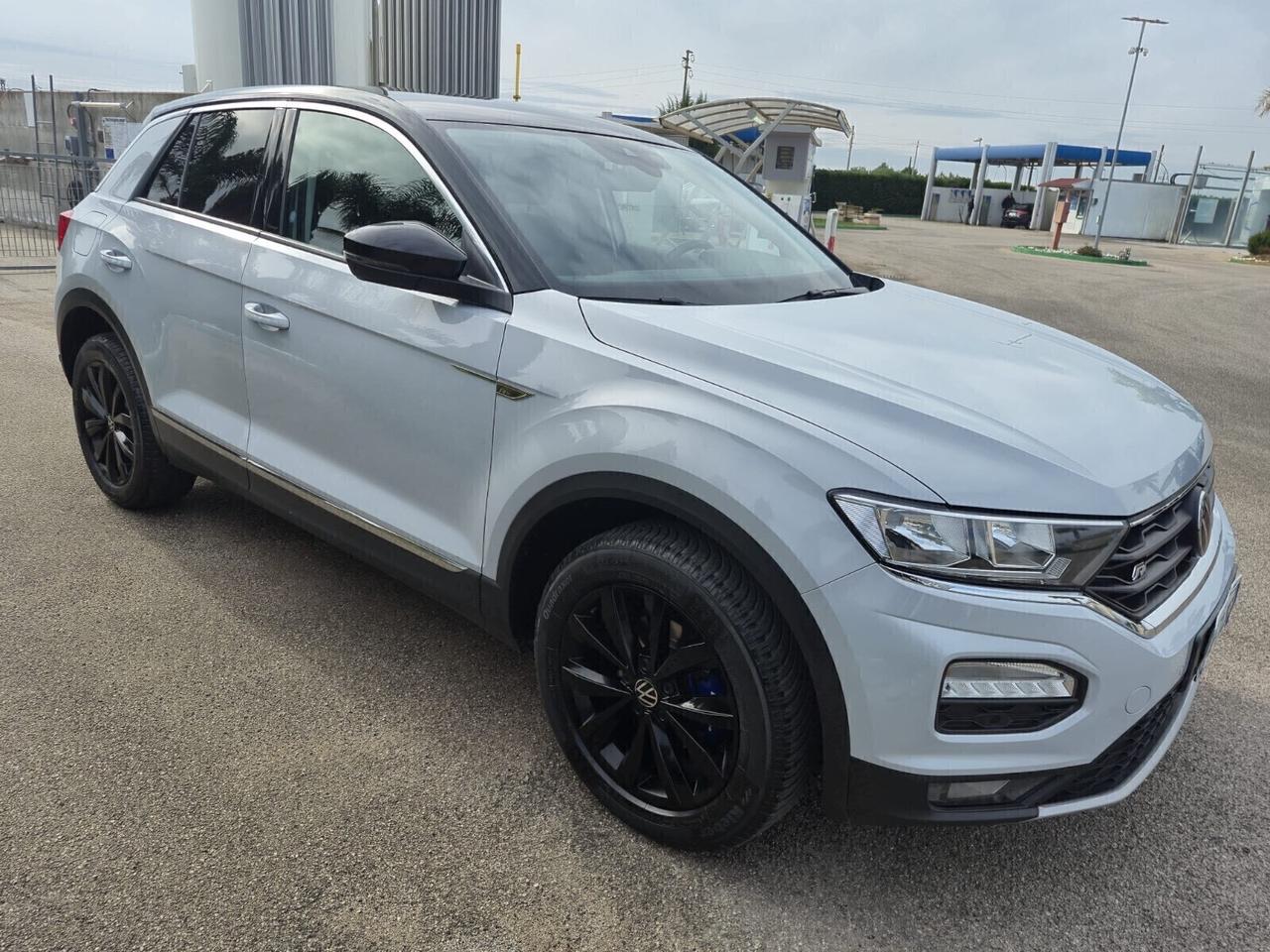 VOLKSWAGEN T-ROC 1.5 BENZINA 150 CV DSG ALLESTIMENTO R-LINE -2021