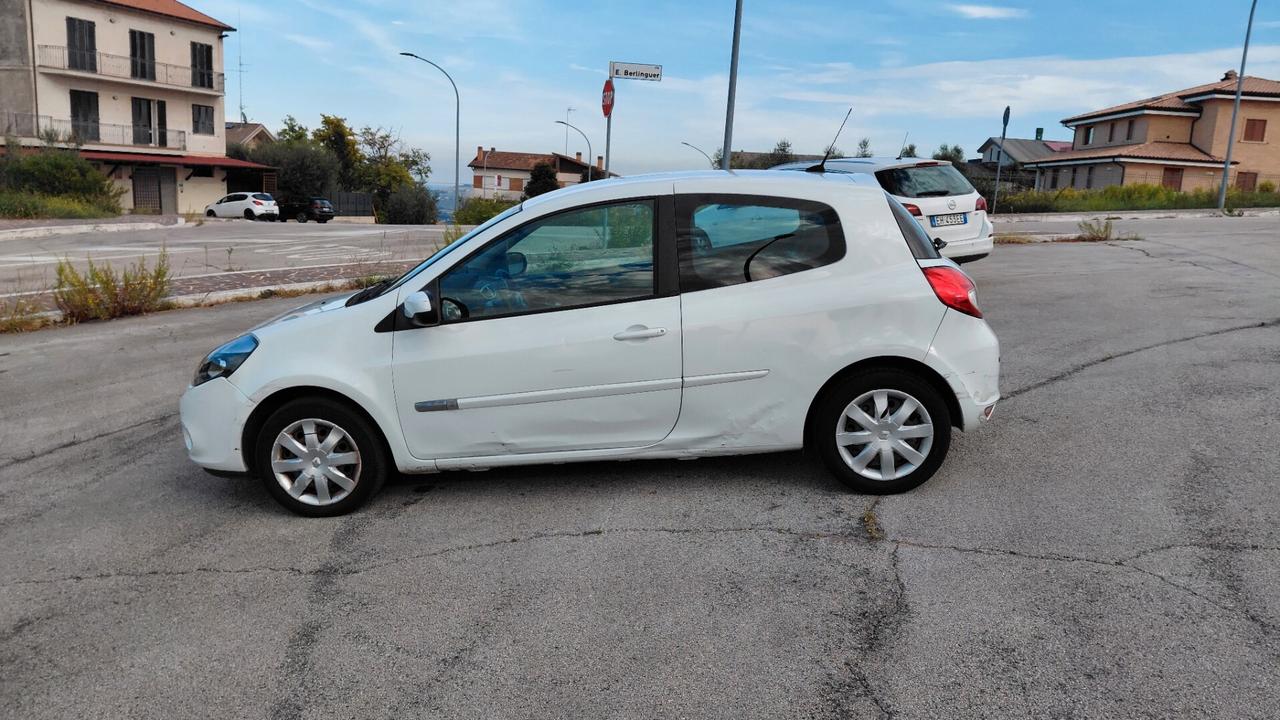 Renault Clio 1.2 16V 3 porte Dynamique