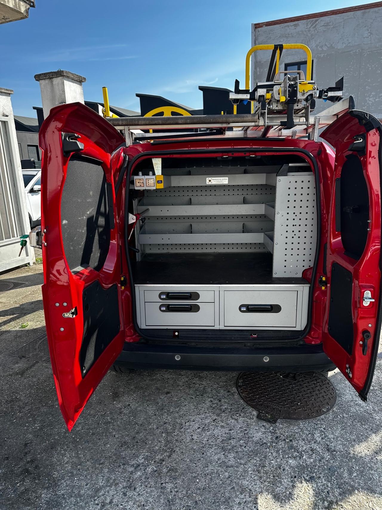 Fiat Fiorino 1.3 MJT 95CV Cargo Adventure