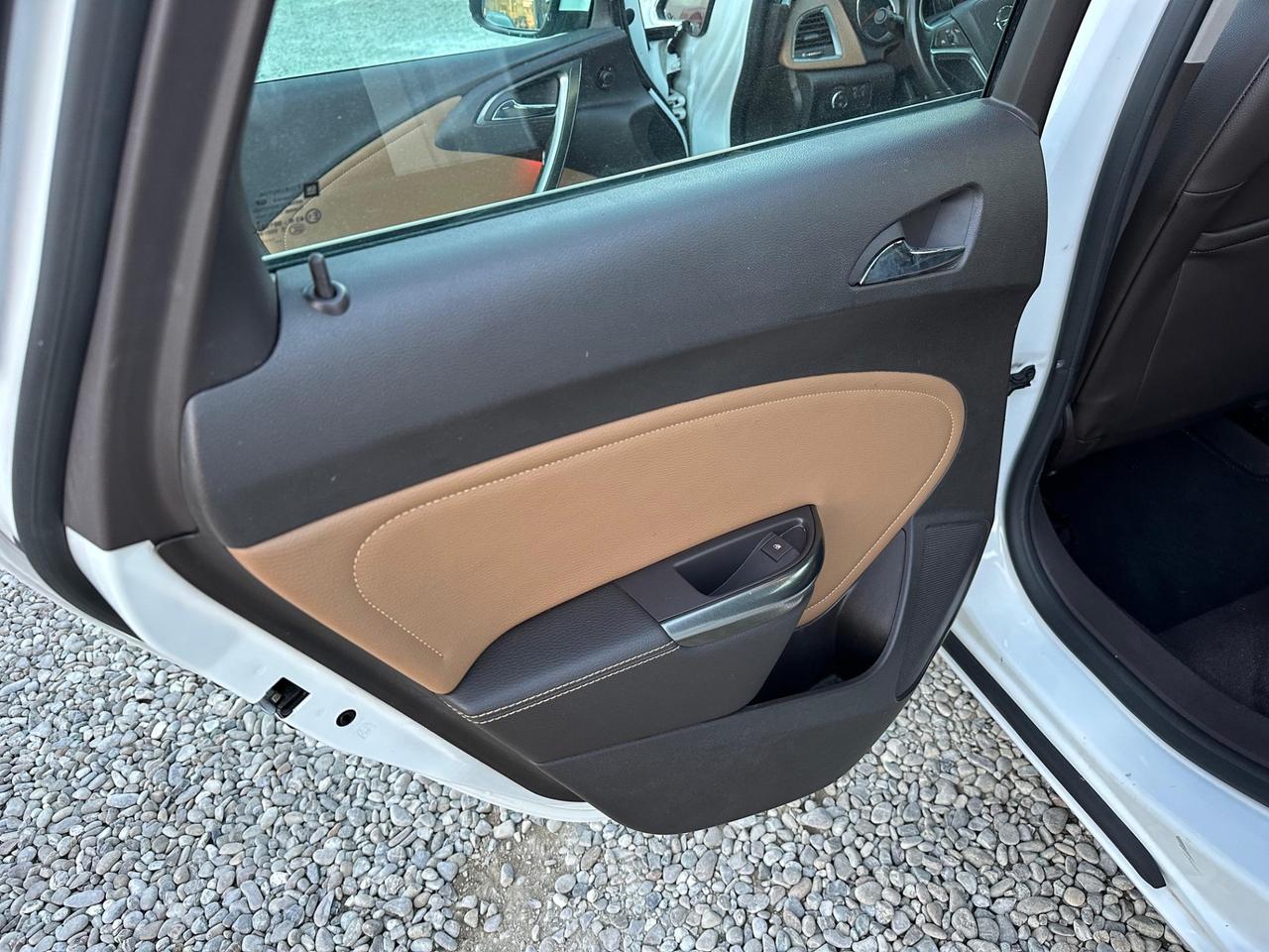 Opel Astra 1.7 CDTI 110CV Sports Tourer Cosmo
