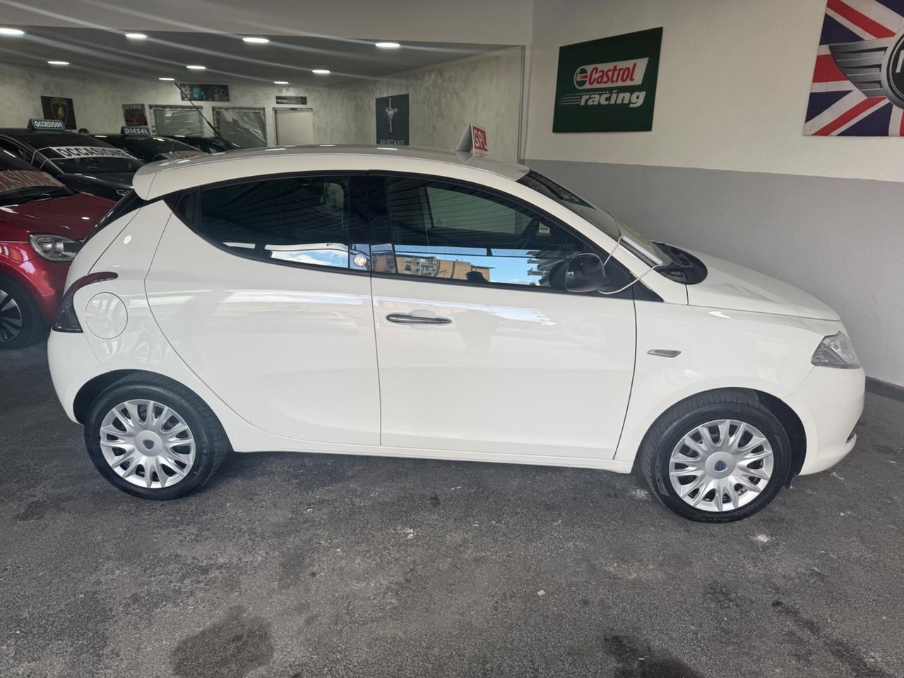 Lancia Ypsilon 1.2 69 CV 5 porte GPL Ecochic Gold