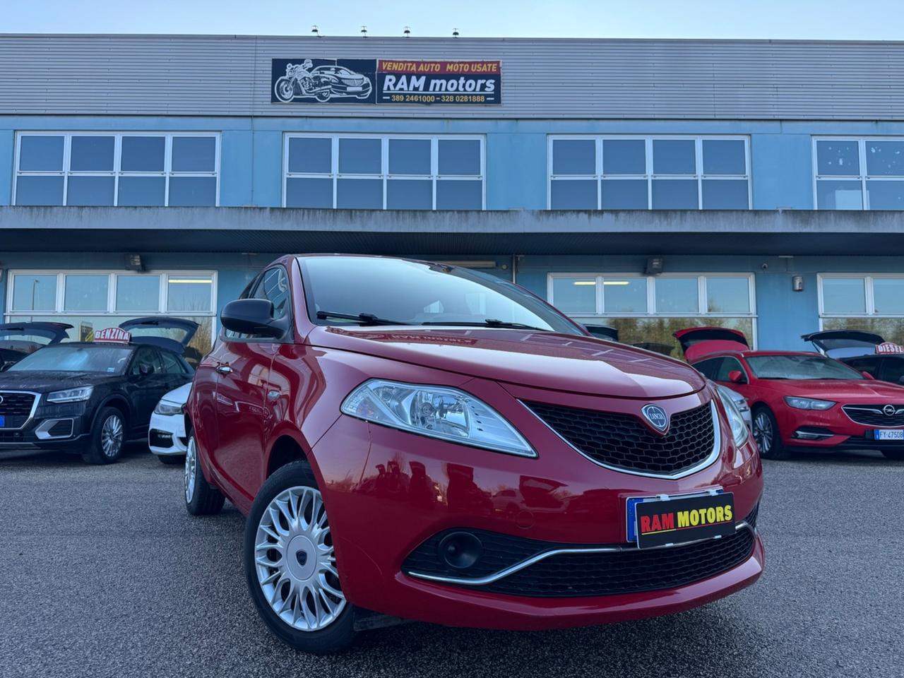 Lancia Ypsilon 1.2 69 CV 5 porte Platinum NEOPATENTATI