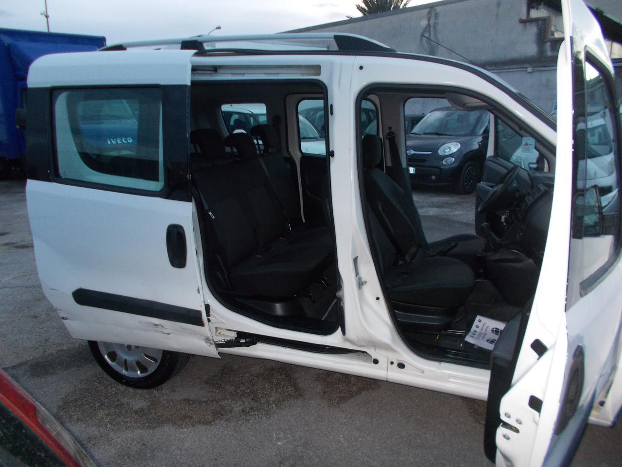 Iveco fiat doblo anno 2011 5 posti euro.5