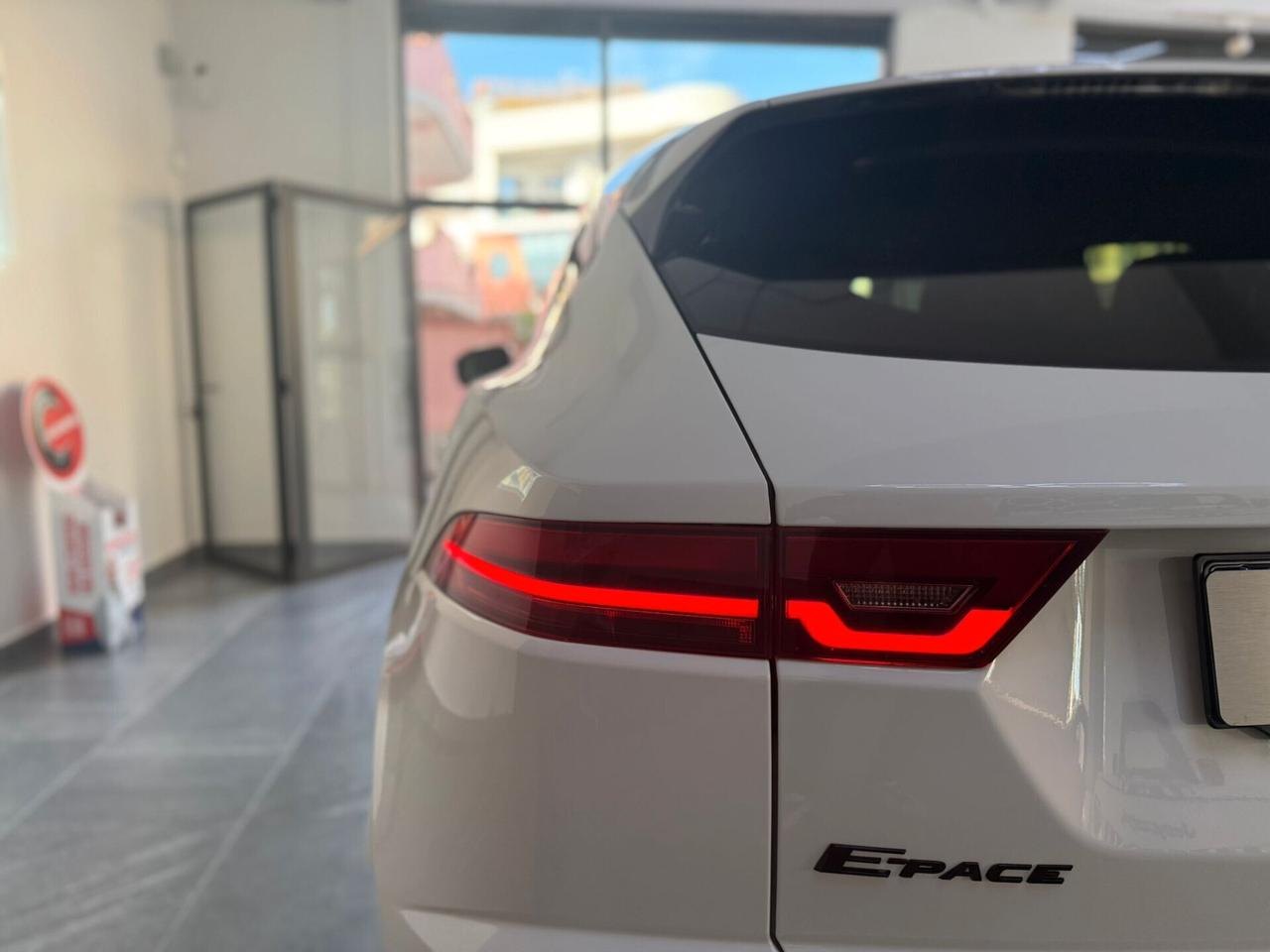 Jaguar E-Pace 2.0D 150 CV R-Dynamic