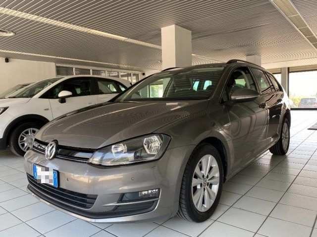 VOLKSWAGEN Golf Variant 1.4 TGI Highline BlueMotion "Metano + PDC"