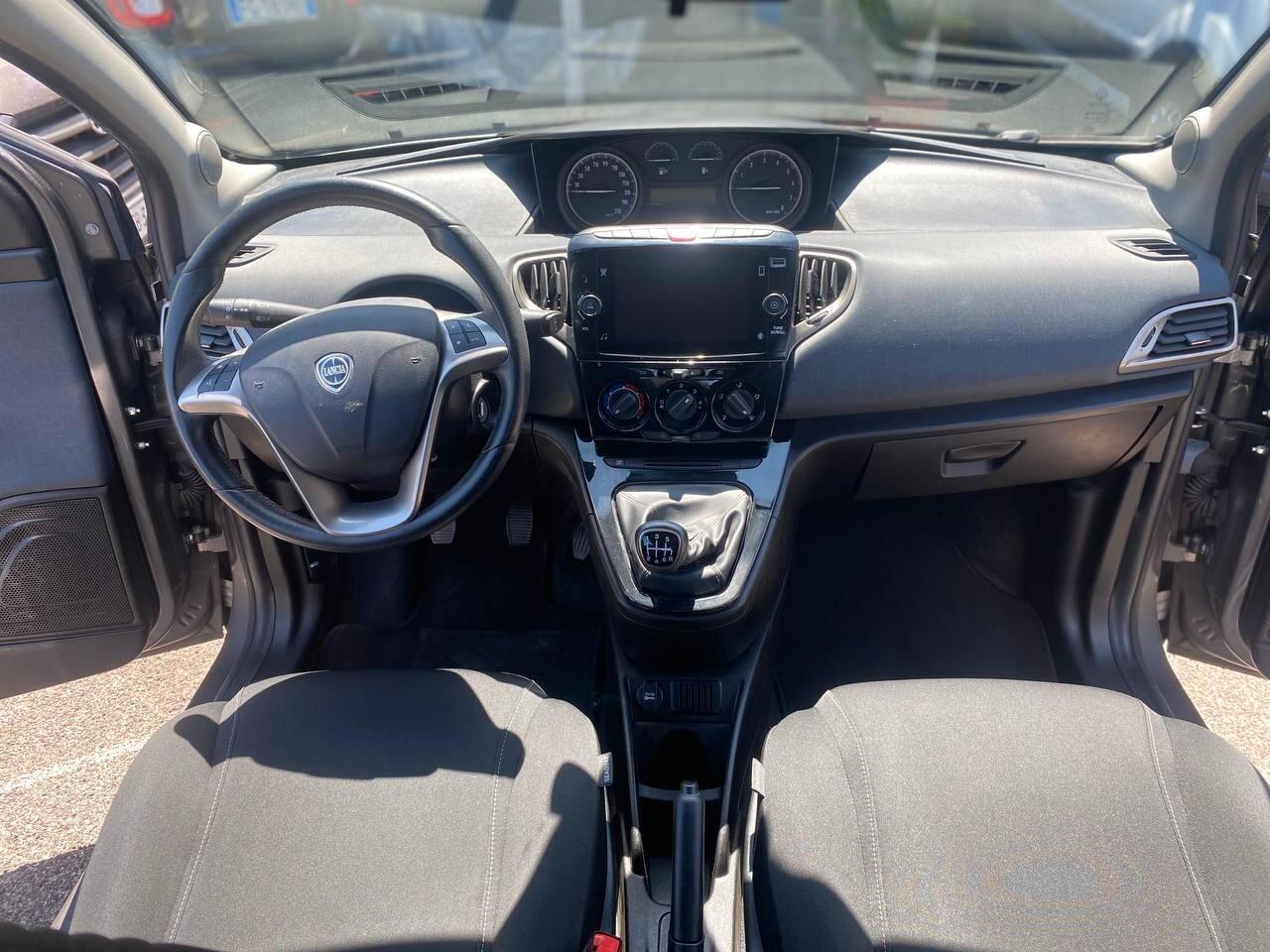 Lancia Ypsilon 1.0 FireFly 5 porte S&S Hybrid Ecochic Gold