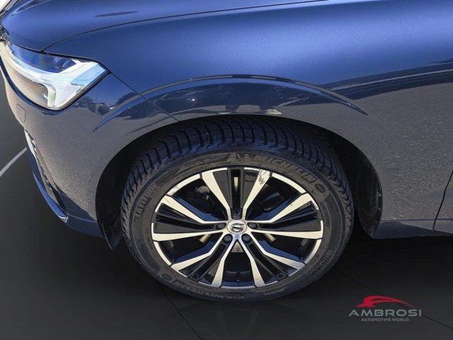 VOLVO XC60 B4 (d) AWD automatico Ultimate Dark