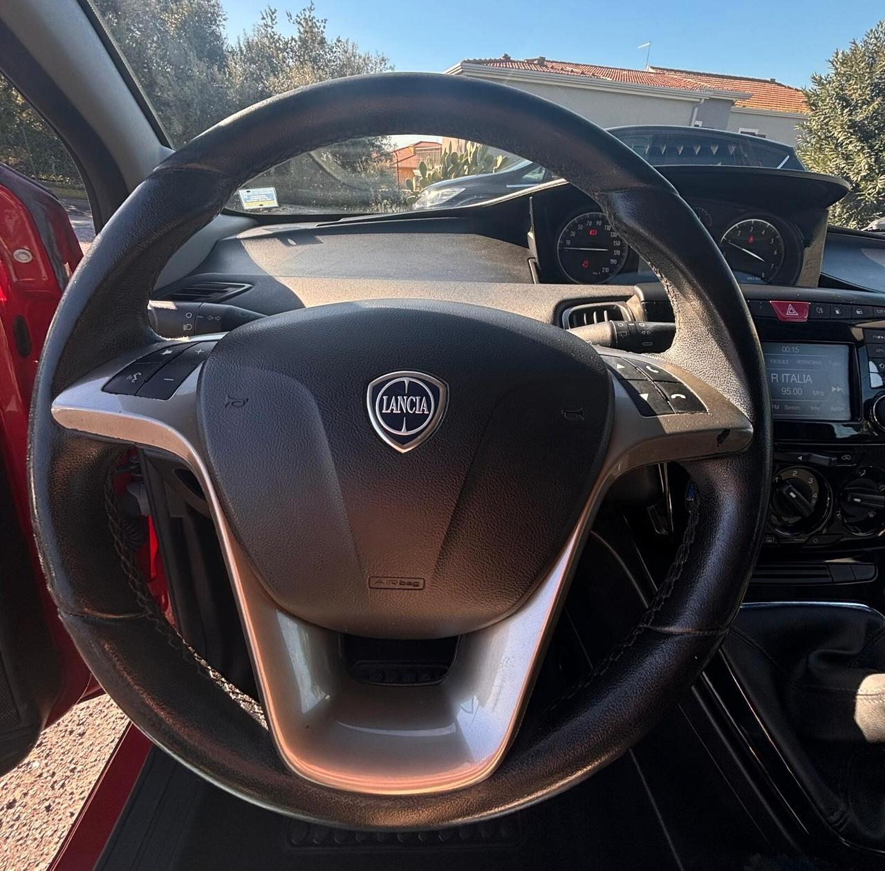 Lancia Ypsilon 1.2 69 CV 5 porte GPL Ecochic Gold