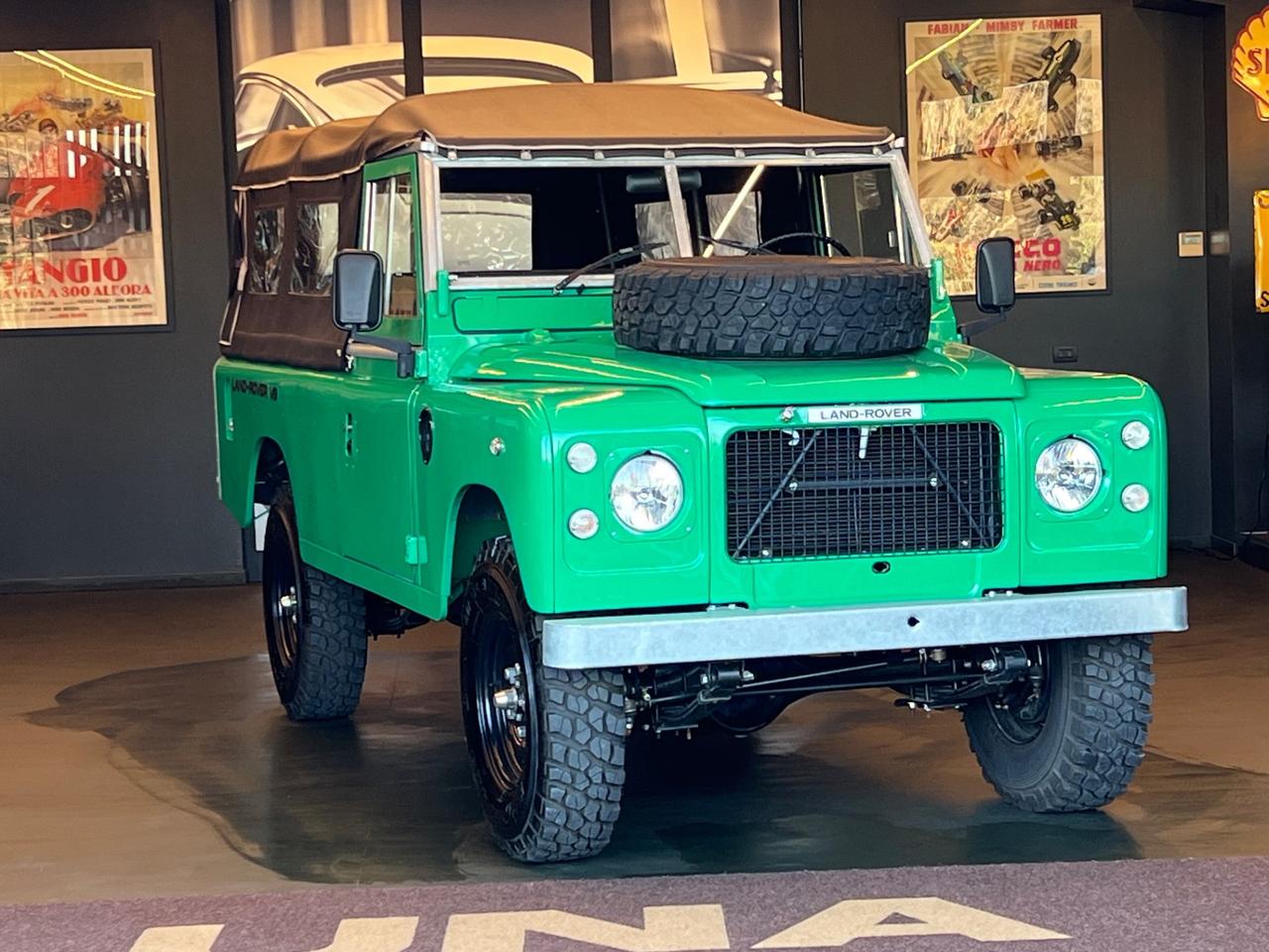 Land Rover Defender Series 109 V8 3