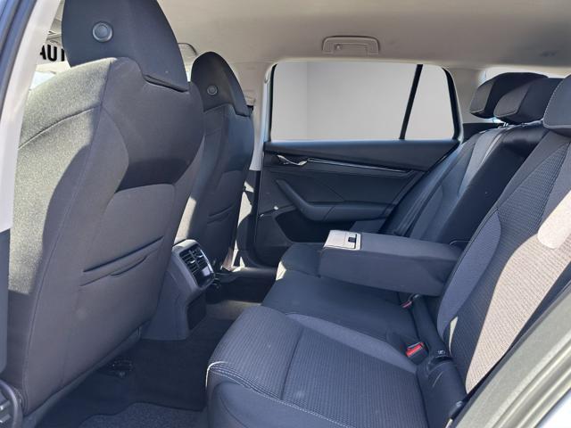 SKODA Octavia 2.0 TDI EVO SCR DSG Wagon Executive