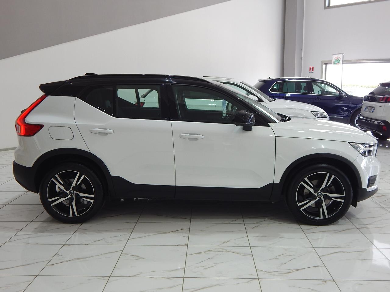 Volvo XC40 2.0 D4 R-Design AWD Geartronic NAVI-PELLE-PARK-LED