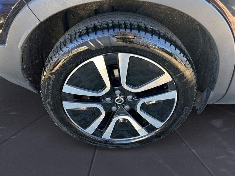 Volvo XC40 (2017-->) T2 Geartronic Momentum Pro