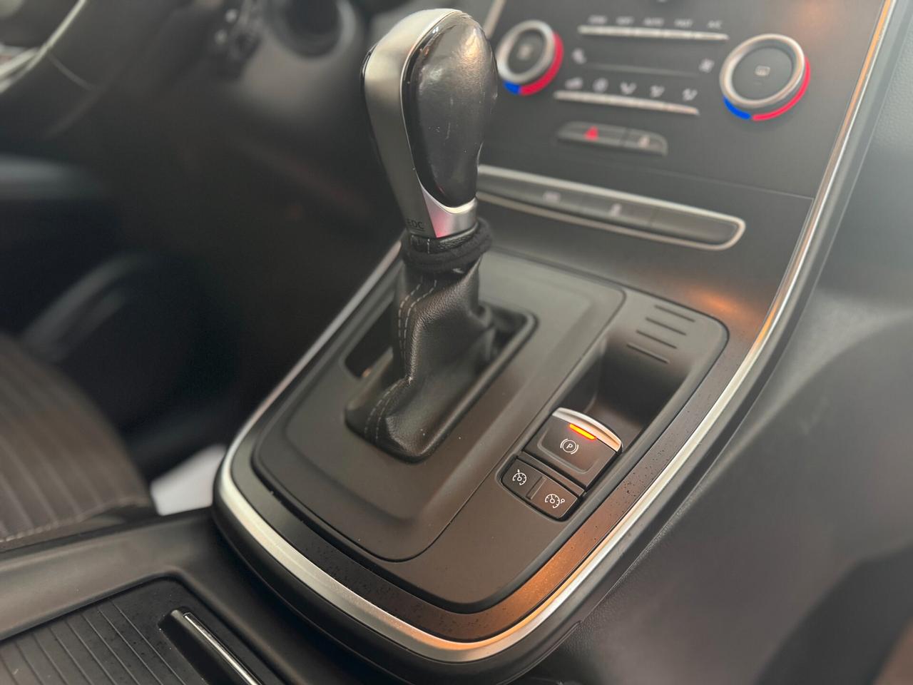 Renault Scenic / 1.5cc 110cv / Cambio Automatico / 2018 /