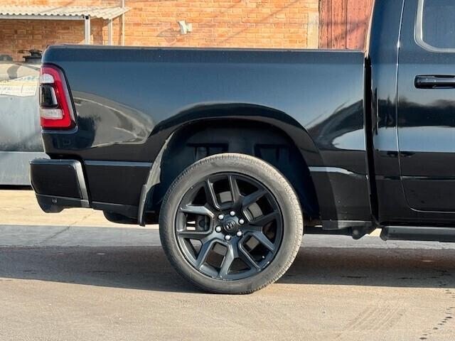 DODGE RAM 1500 SPORT 5.7L V8 NIGHT EDITION 4x4