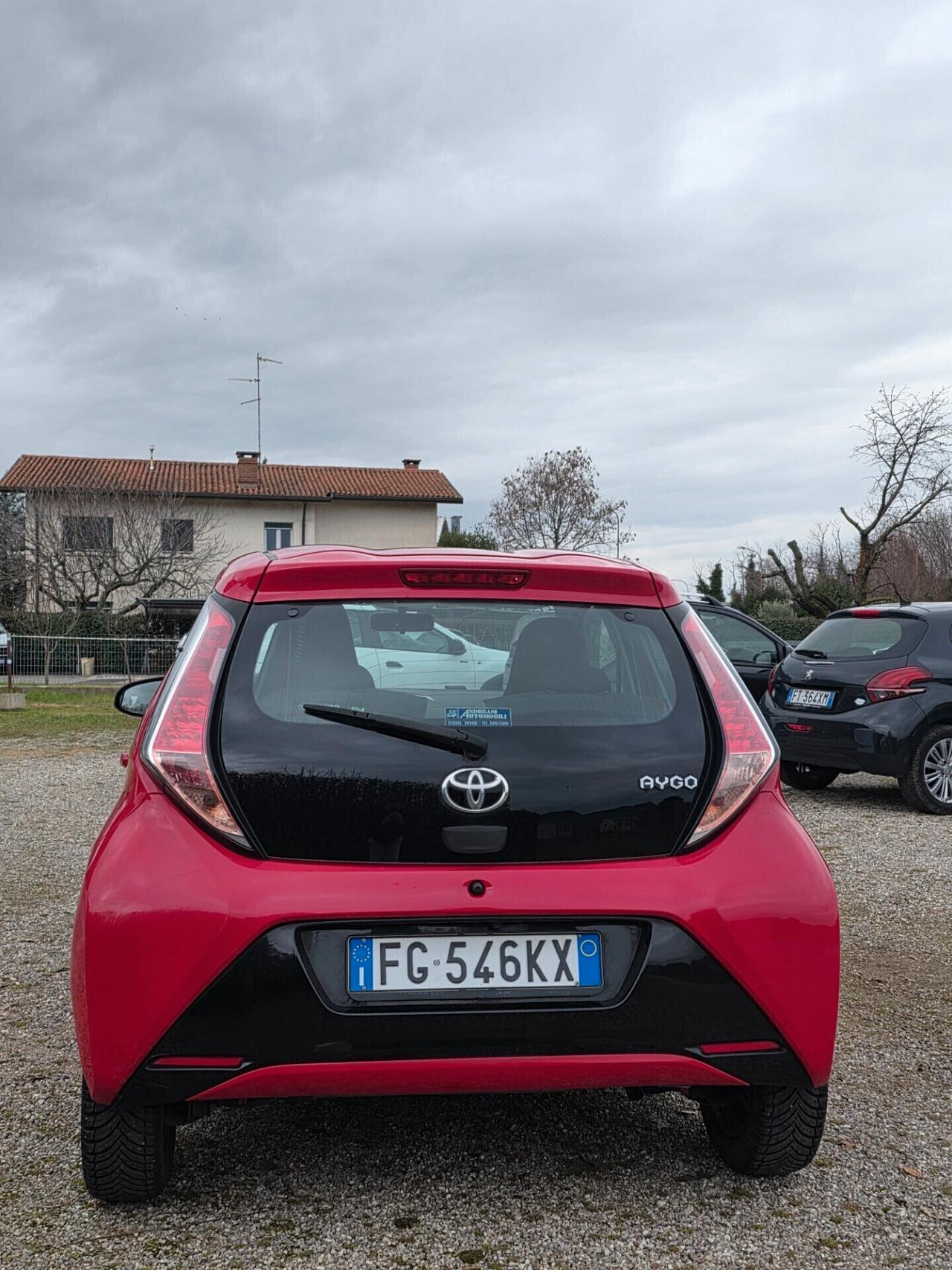 Toyota Aygo 1.0 benz. 2017 FINANZIABILE