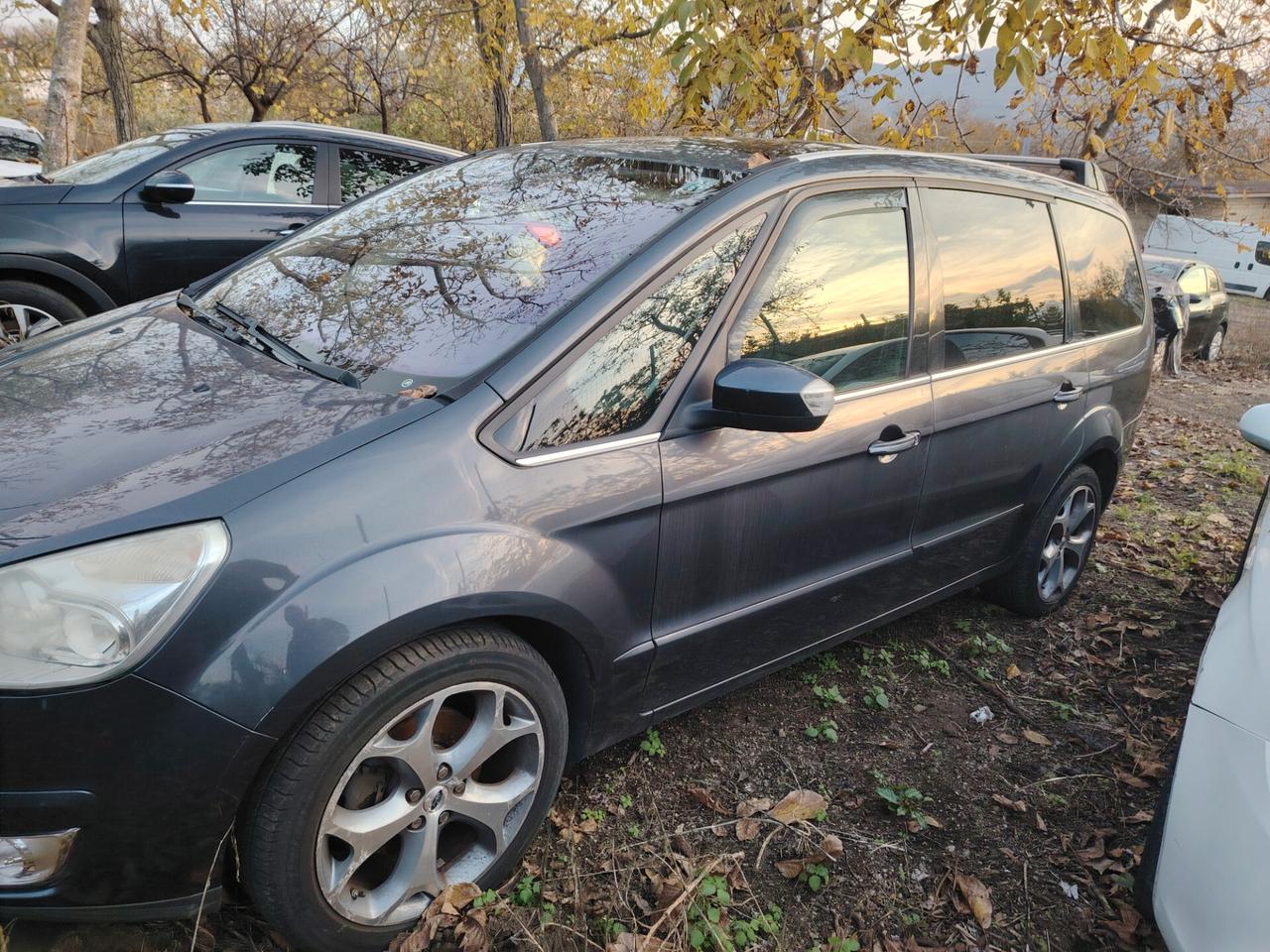Ford Galaxy 2.0 TDCi 140 CV Ghia DPF