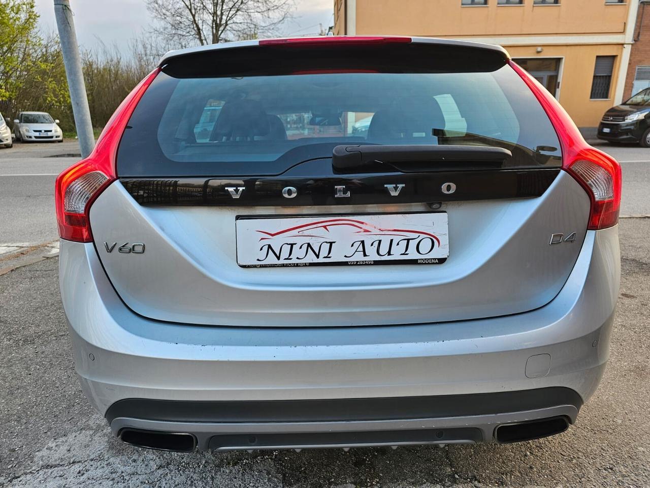 Volvo V60 2.0 D4 181cv Summum*Pelle*Navi*Pdc*Euro6*