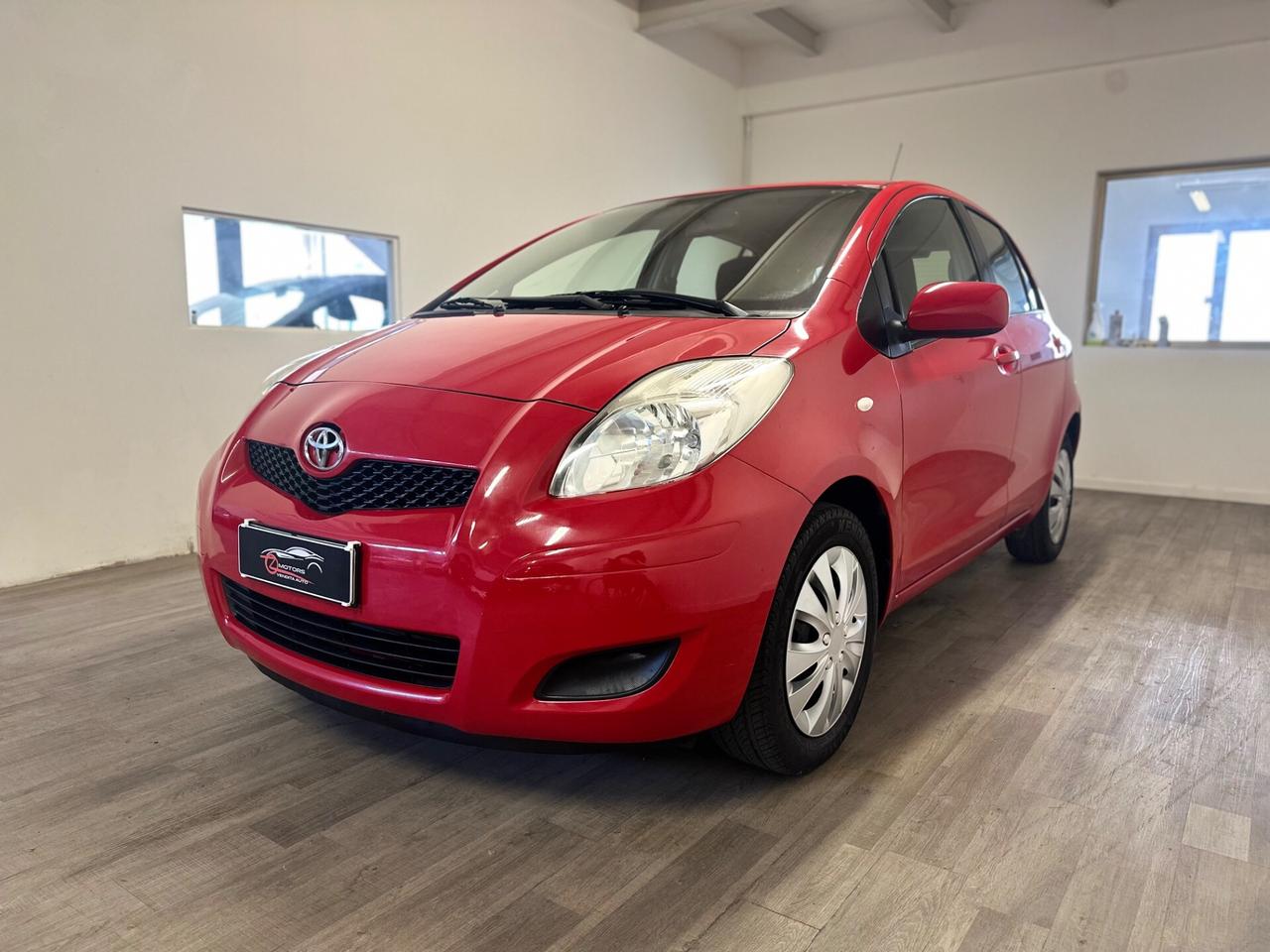 Toyota Yaris 1.0 5 porte Now NEOPATENTATI