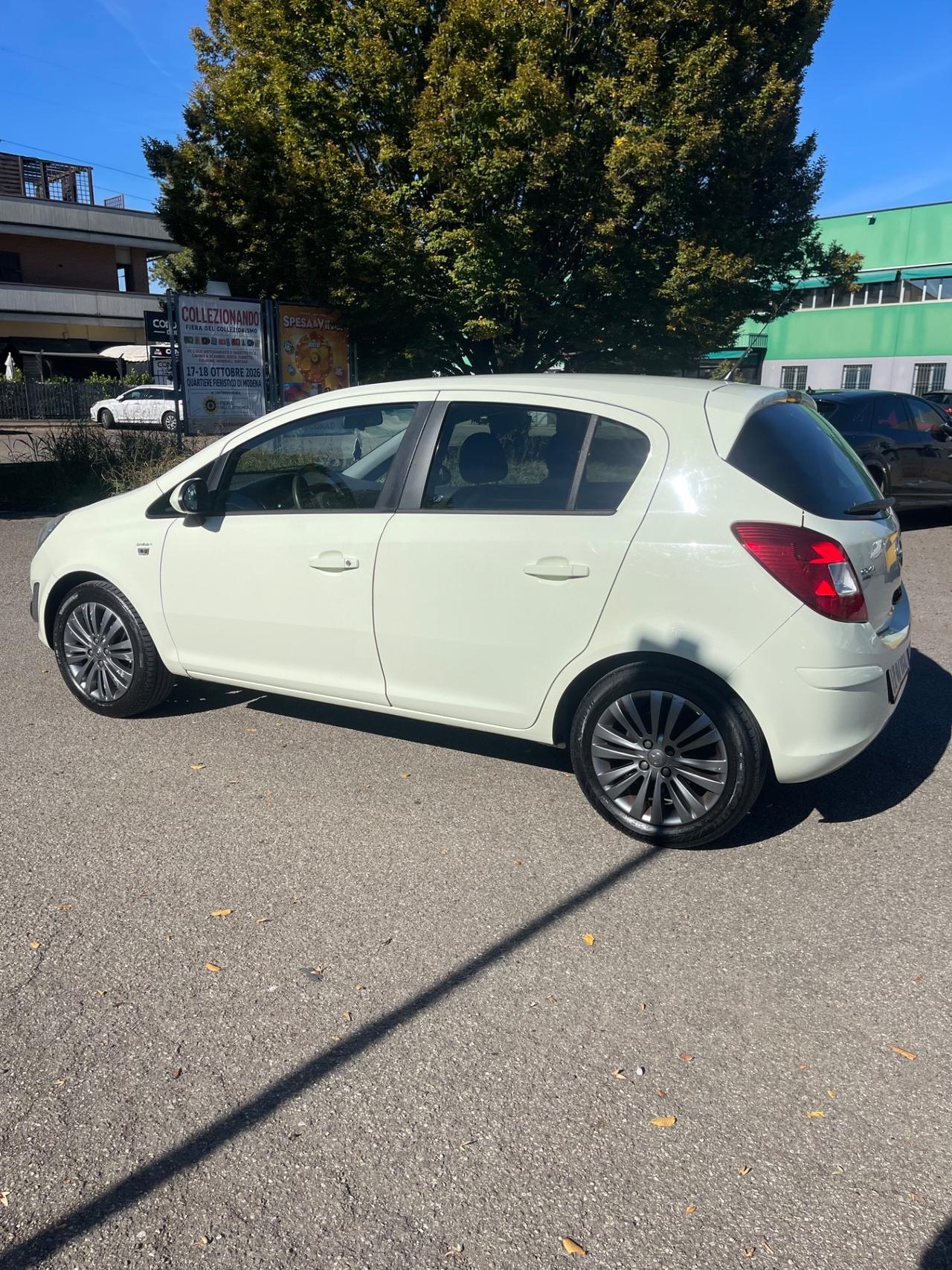 Opel Corsa 1.2 85CV 5 porte GPL-TECH Edition