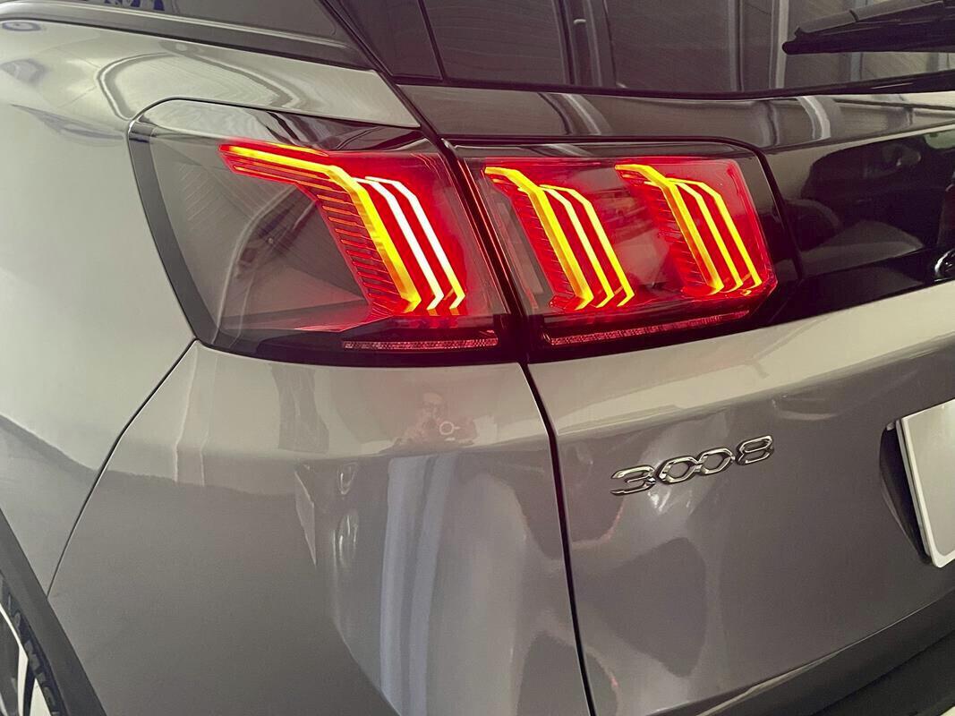 Peugeot 3008 BlueHDi 130 S&S EAT8 Allure Pack - Automatica (Auto Aziendale fatturabile con iva deducibile) Pari al nuvo