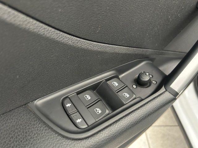 AUDI Q2 30 TDI S tronic Business