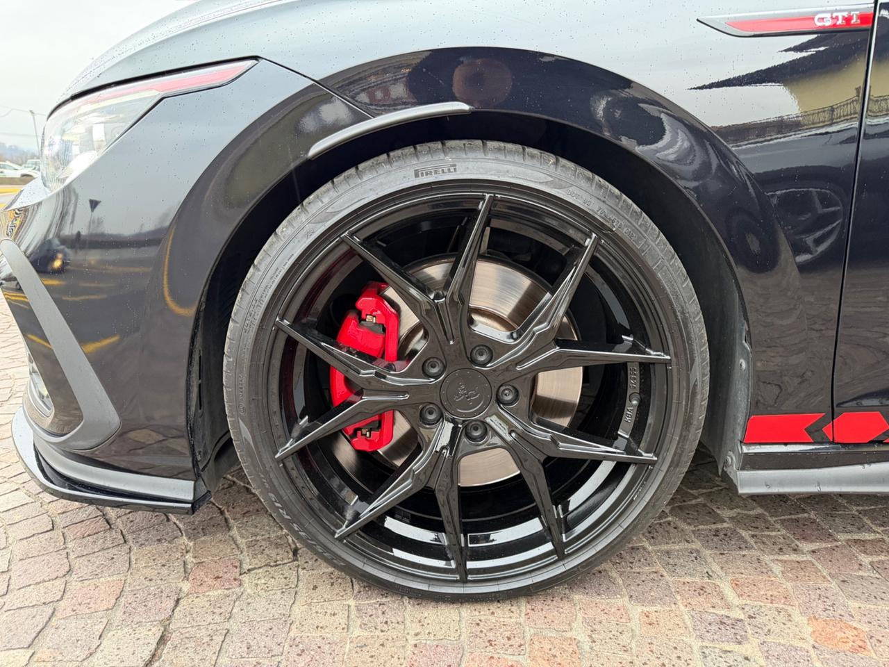 Volkswagen Golf GTI 2.0 TSI TOTAL BLACK