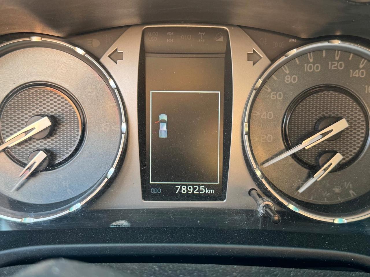 Toyota Hilux 2.4 D-4D 4WD 4 porte Double Cab Executive