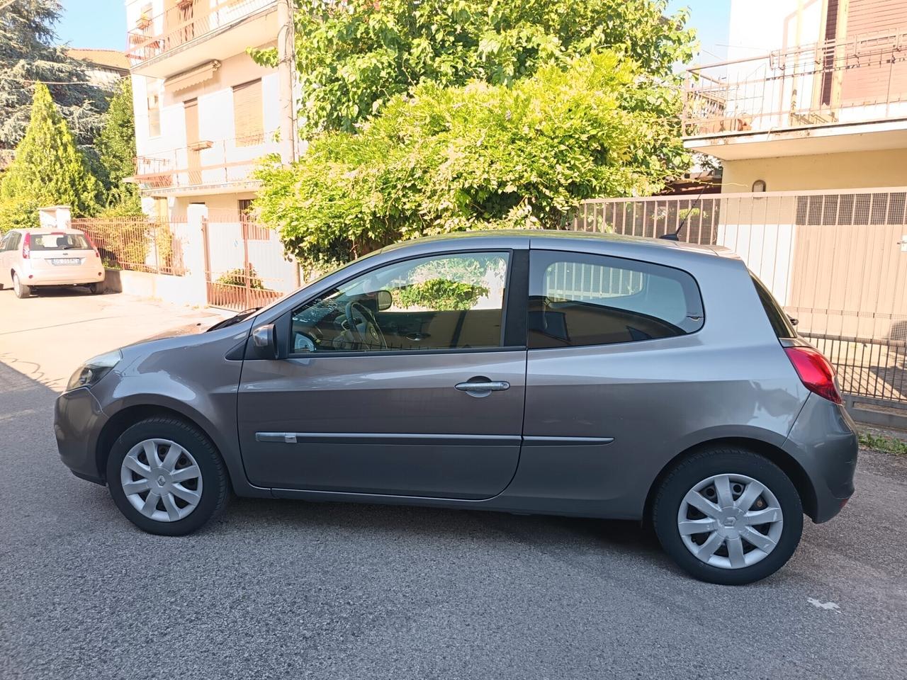Renault Clio 1.2 16V 3 porte Dynamique
