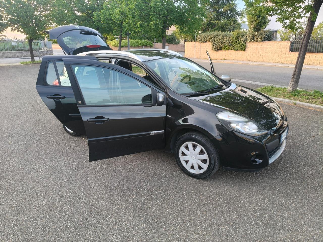 Renault Clio 1.2 sw del 2011 SOLO 105.000 KM