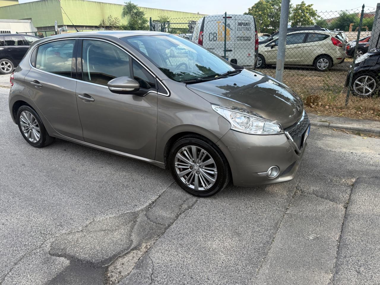 Peugeot 208 1.2 VTi 82 CV 5 porte Allure