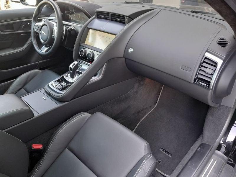 Jaguar F-Type 2.0 P300CV RWD AUTO R-Dynamic