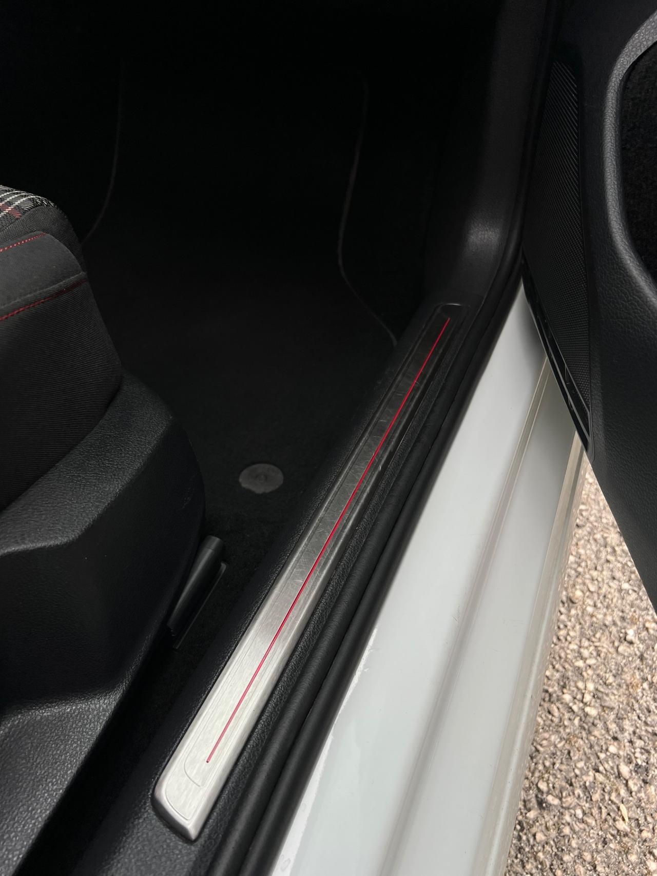 Volkswagen Golf GTI Performance 2.0 245 CV TSI DSG 5p. BMT