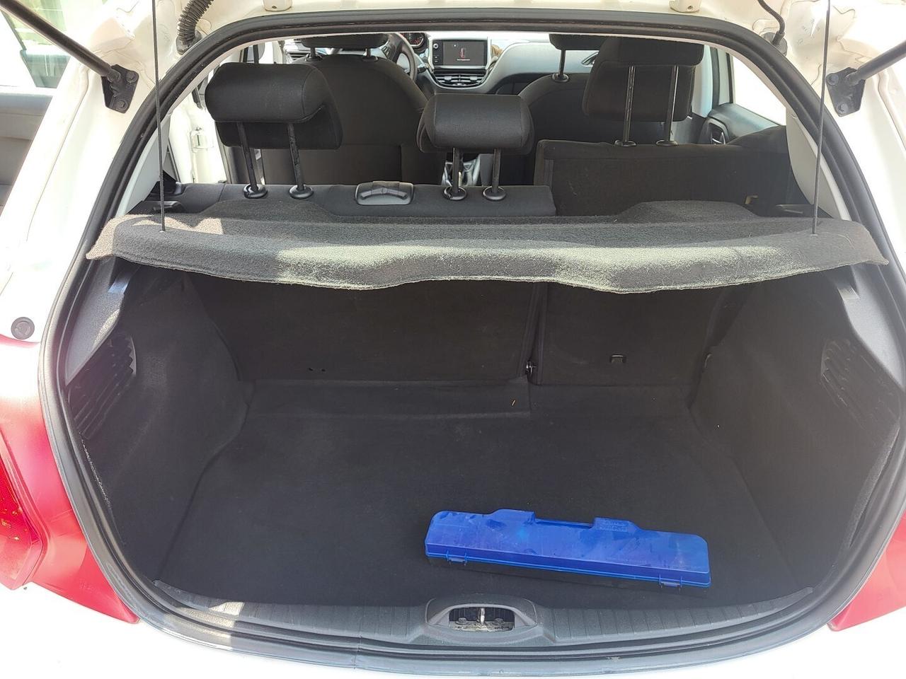 PEUGEOT 208 1,4 HDI-UNICA PROPRIETAR-4 REVISIONI