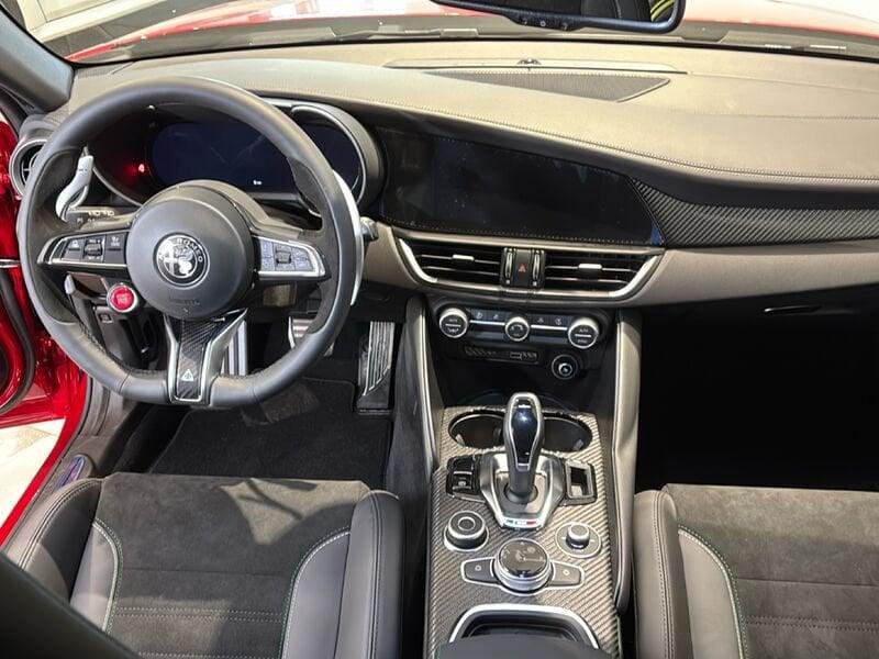 Alfa Romeo Giulia Giulia 2.9 V6 Bi-Turbo AT8 Quadrifoglio