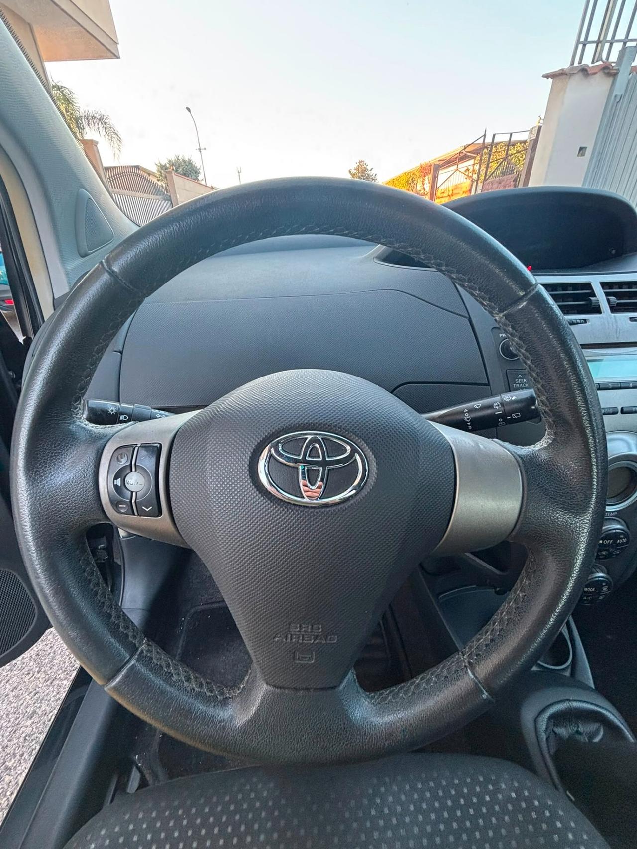 Toyota Yaris 1.0 5 porte Sol ANNO 2010